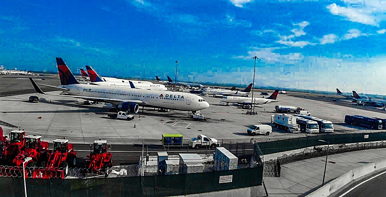 Airlines operating from Terminal 4 at JFK Airport, including Delta, Emirates, and other international and domestic carriers