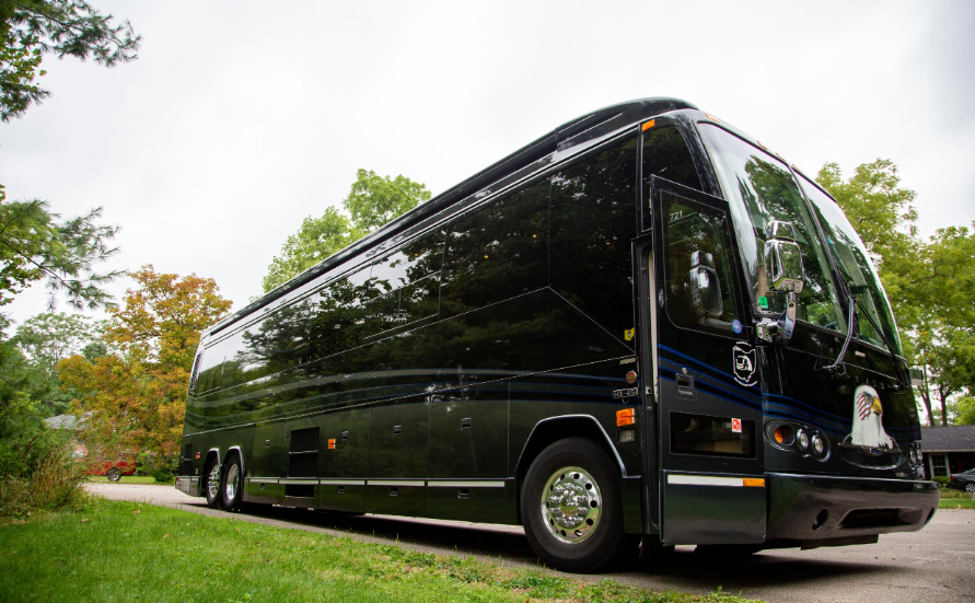 Benefits of Booking a Charter Bus Rental Service in NYC
